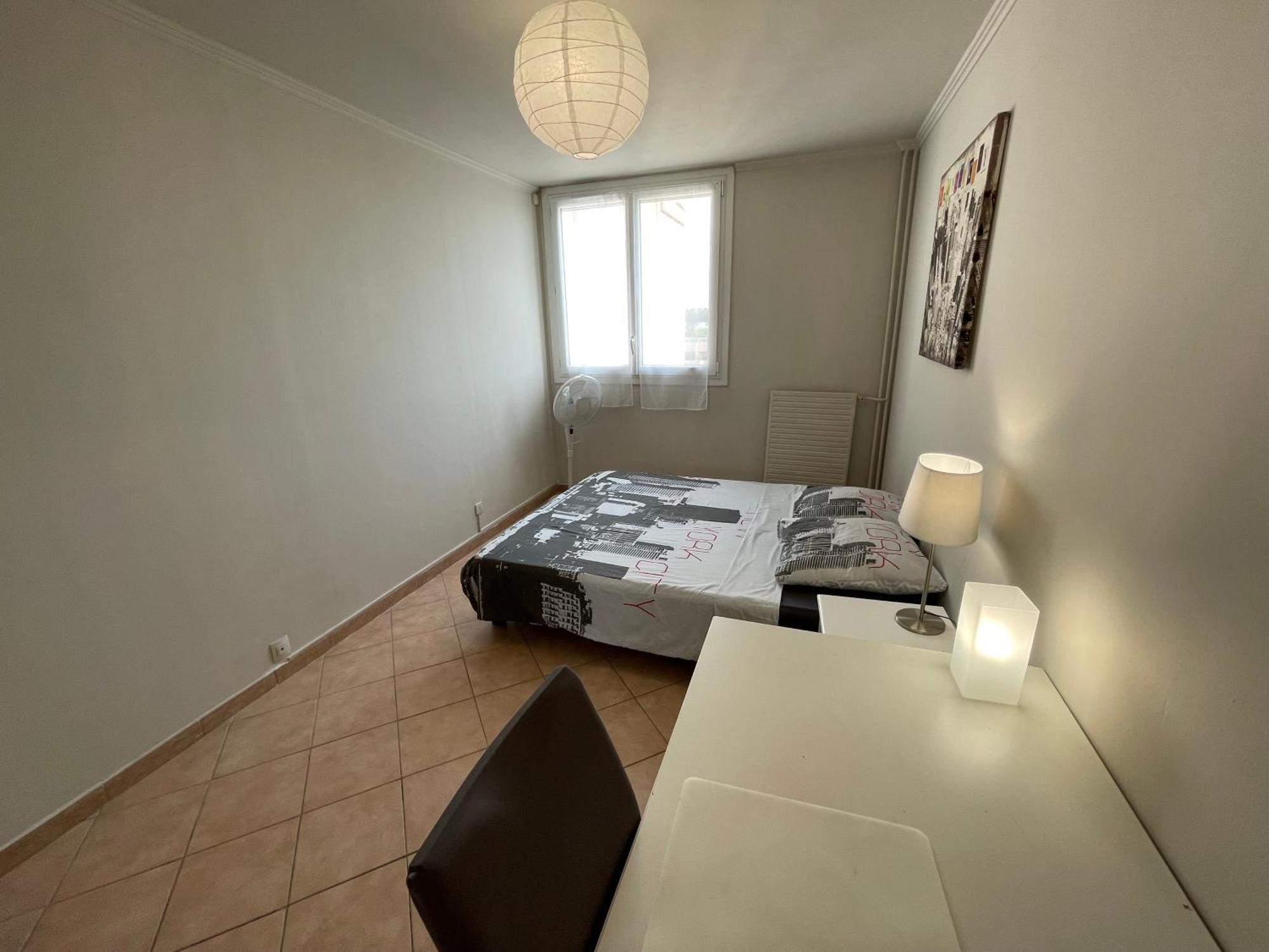 Chambre Privee En Colocation Dans Un Appartement Vaulx En Velin Centre ภายนอก รูปภาพ