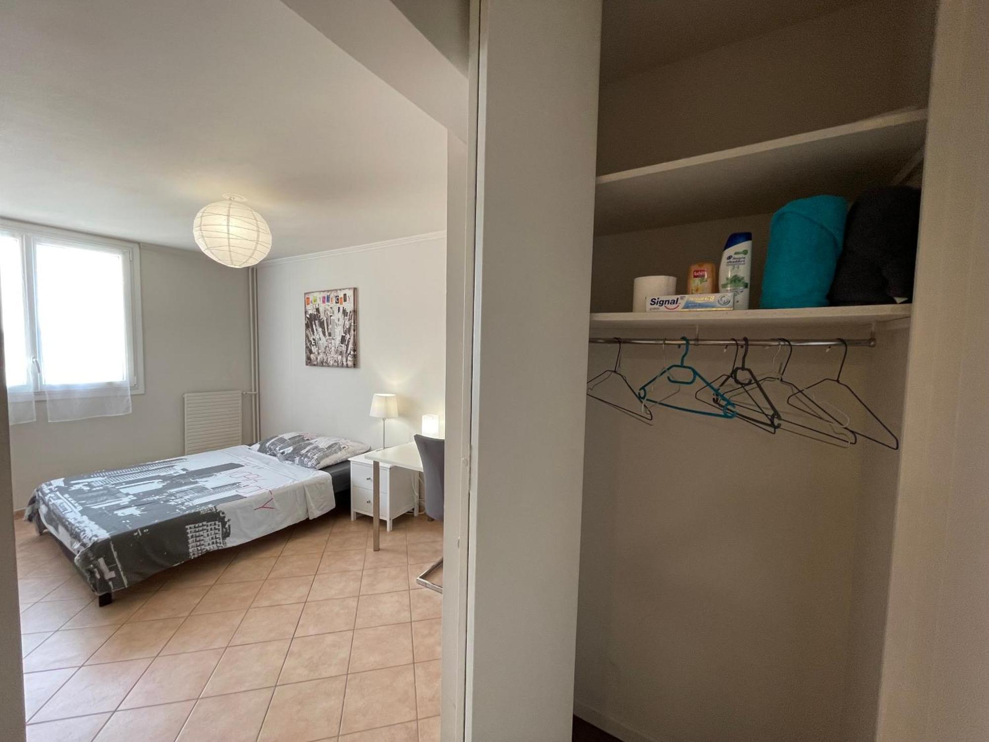 Chambre Privee En Colocation Dans Un Appartement Vaulx En Velin Centre ภายนอก รูปภาพ