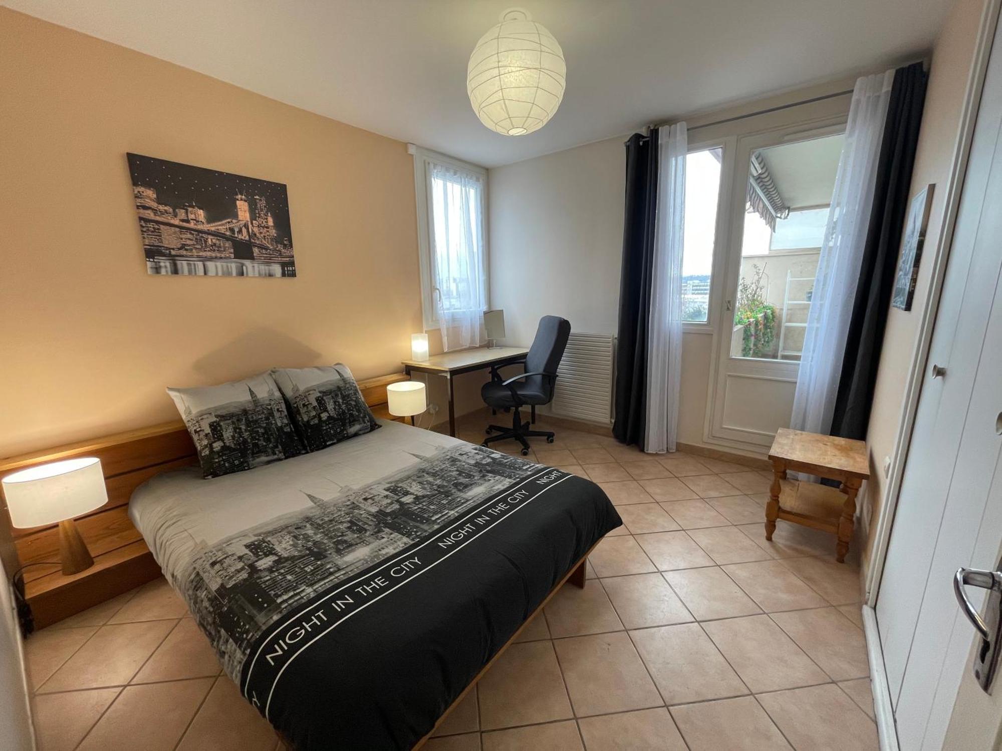 Chambre Privee En Colocation Dans Un Appartement Vaulx En Velin Centre ภายนอก รูปภาพ